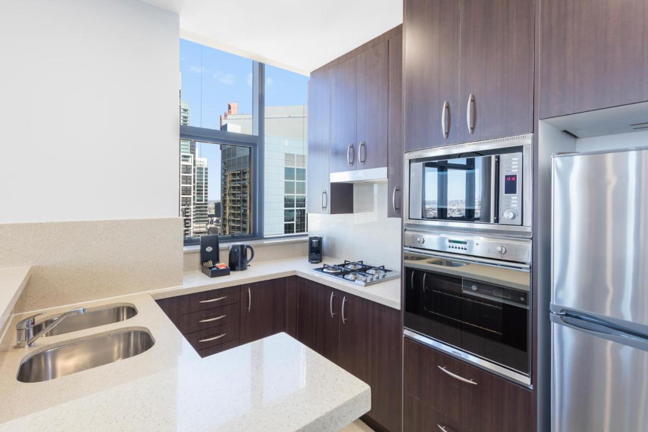 Meriton Suites Pitt Street, Sydney Ngoại thất bức ảnh A kitchen in a typical apartment