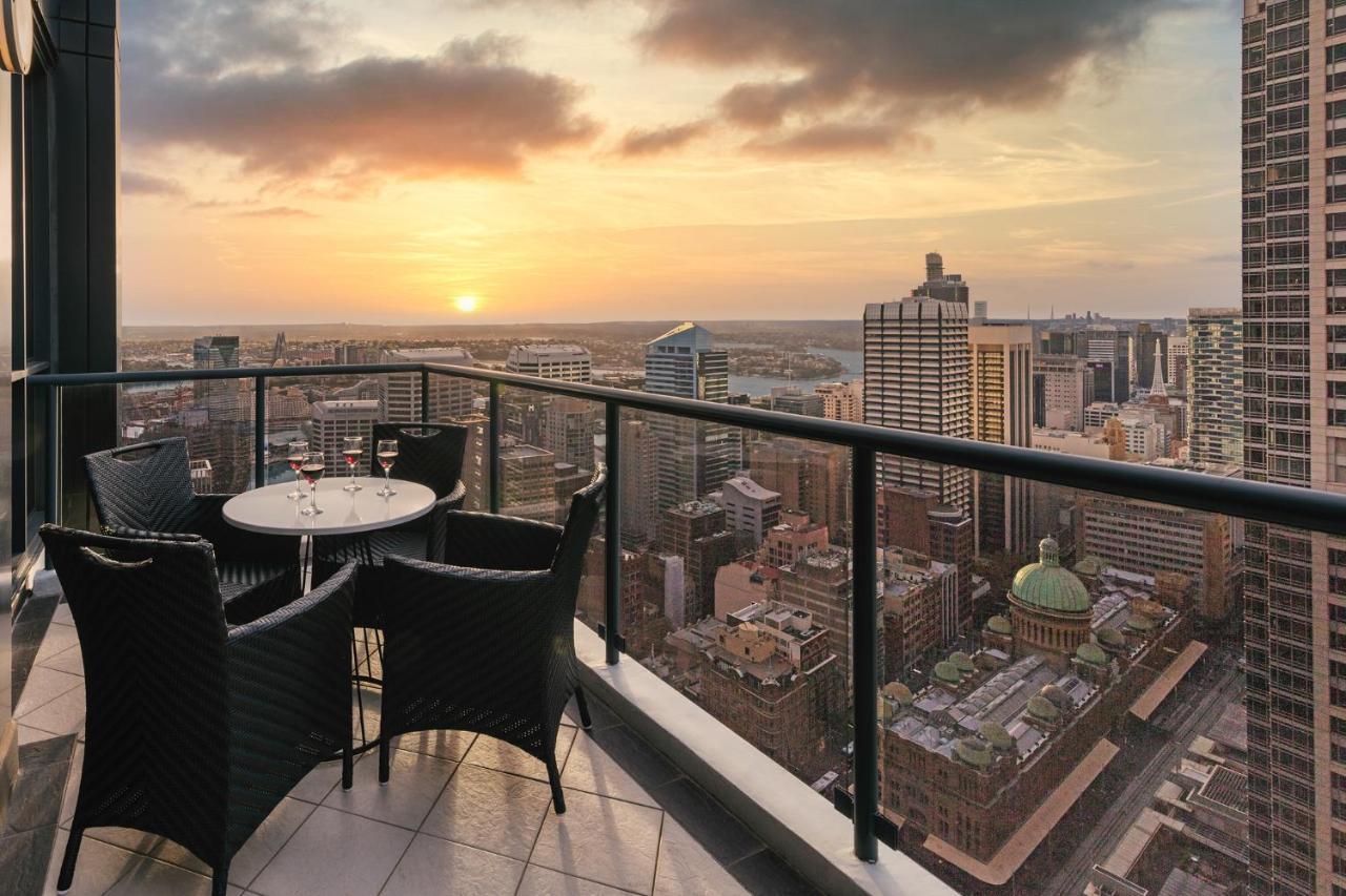 Meriton Suites Pitt Street, Sydney Ngoại thất bức ảnh View from the balcony of a typical apartment