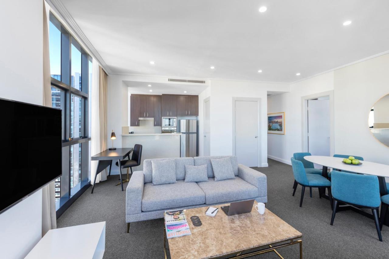 Meriton Suites Pitt Street, Sydney Ngoại thất bức ảnh A staged apartment at the new complex